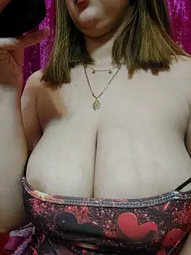 LoNa-daloua online show from March 14, 2026, 9:31 pm