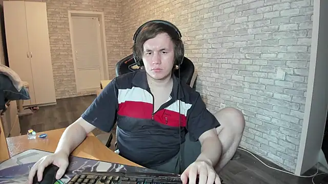 iliaskrislove online show from March 20, 2025, 8:29 pm