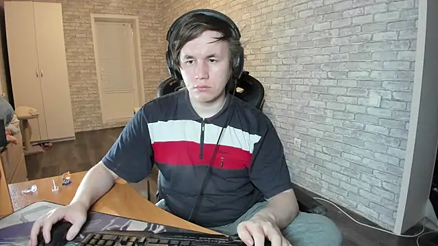 iliaskrislove online show from March 22, 2025, 12:49 am