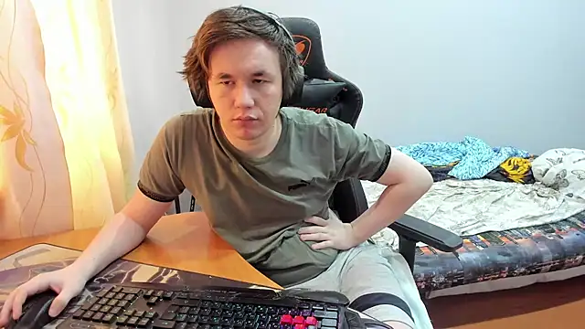 iliaskrislove online show from September 9, 2025, 10:04 am