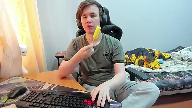 iliaskrislove online show from September 13, 2025, 5:40 am