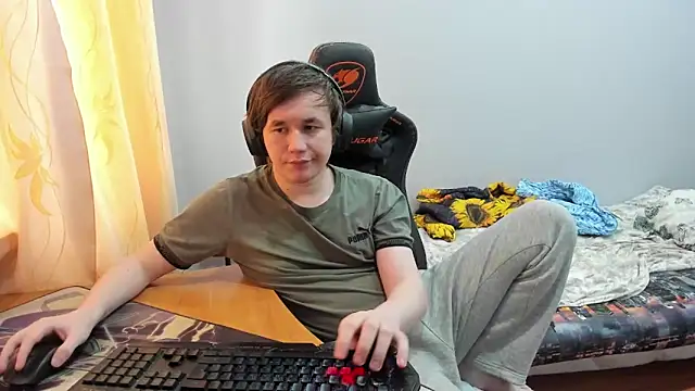 iliaskrislove online show from September 14, 2025, 5:50 am