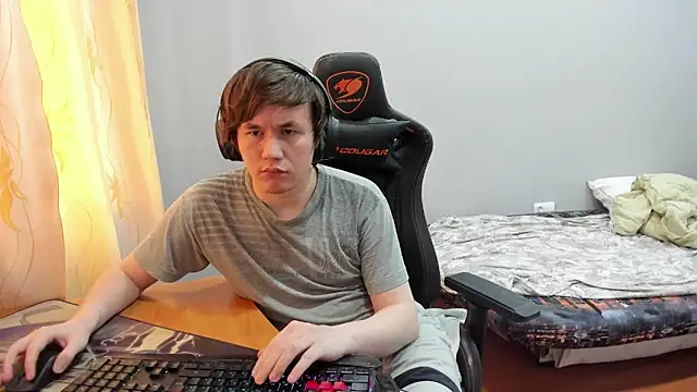 iliaskrislove online show from September 17, 2025, 11:45 am