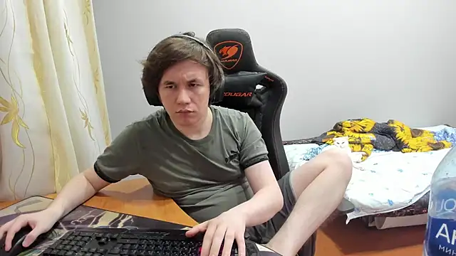 iliaskrislove online show from September 22, 2025, 9:39 pm