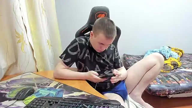 iliaskrislove online show from October 7, 2025, 3:20 pm