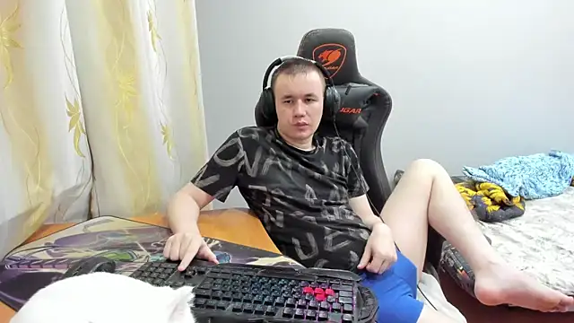 iliaskrislove online show from October 12, 2025, 5:34 pm