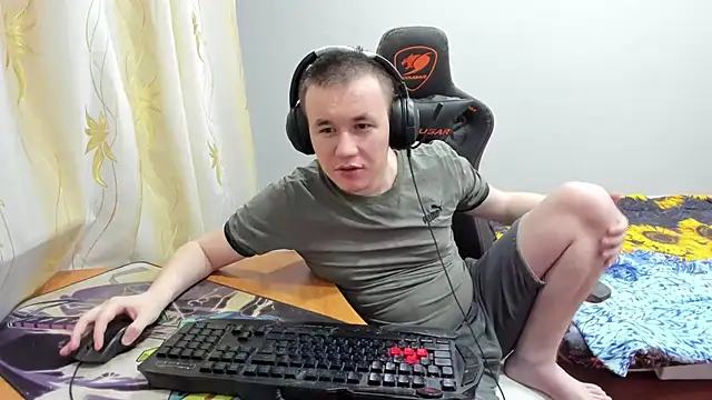 iliaskrislove online show from October 18, 2025, 4:52 pm