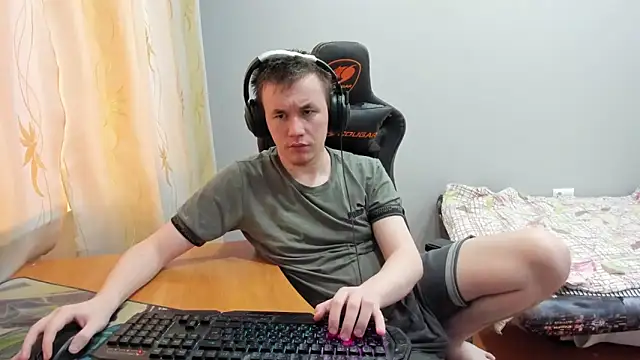 iliaskrislove online show from November 15, 2025, 10:56 am