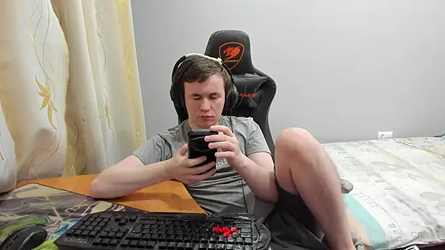 iliaskrislove online show from February 11, 2026, 4:23 pm