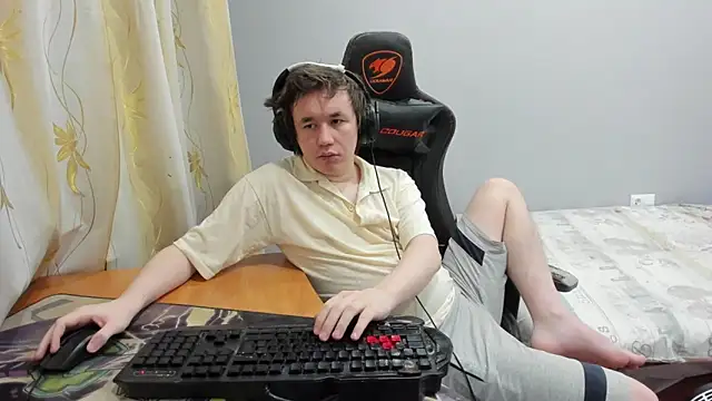 iliaskrislove online show from February 18, 2026, 7:10 pm