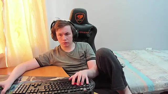 iliaskrislove online show from March 6, 2026, 7:27 am