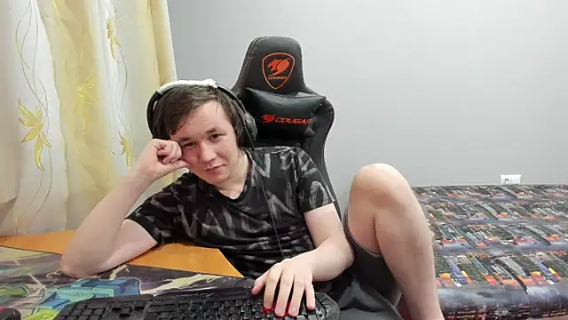 iliaskrislove online show from March 17, 2026, 12:37 am