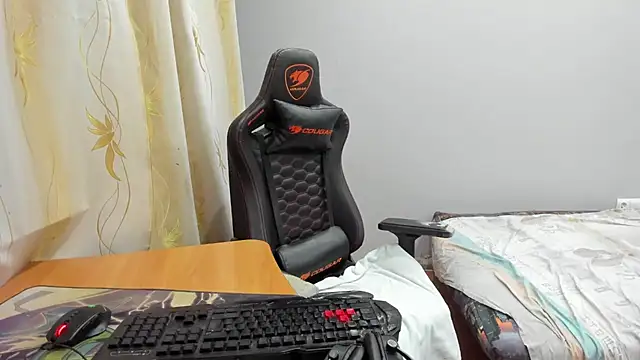 iliaskrislove online show from April 16, 2026, 10:01 pm