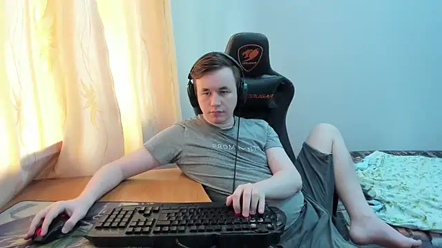 iliaskrislove online show from June 2, 2026, 6:37 am