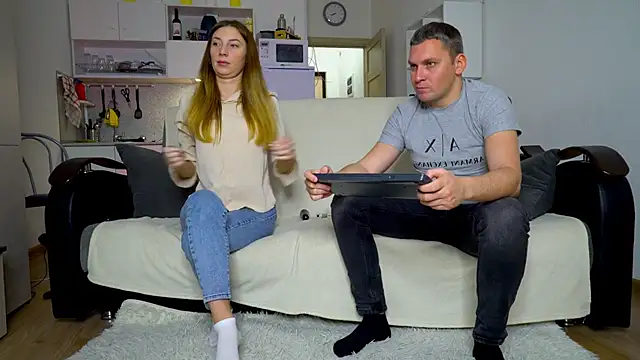 littlesweettifany online show from November 5, 2025, 1:22 pm