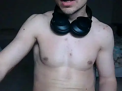 Snapshot of Fuckbyboy chatting on February 15, 2025, 9:15 pm Fuckbyboy online show from February 15, 2025, 9:15 pm