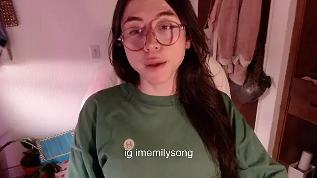 emily pearl  online show from December 2, 2025, 10:05 pm