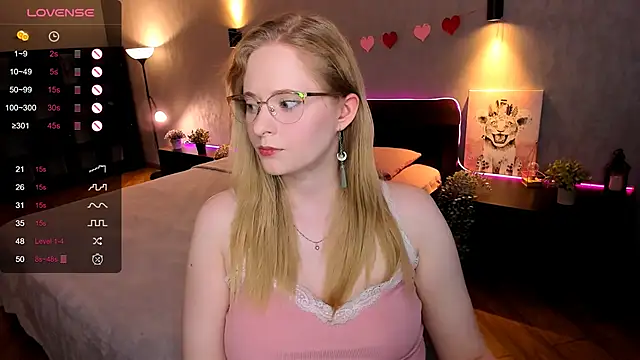 Aemilia  online show from September 21, 2025, 6:15 am