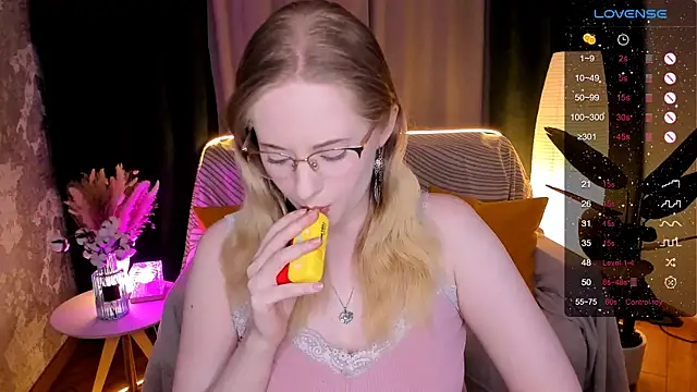 Aemilia  online show from February 17, 2026, 2:41 am