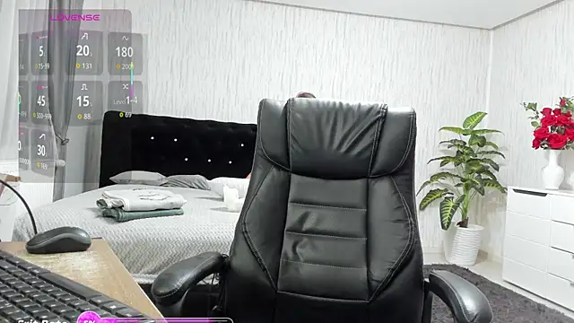 KattyeFox online show from October 1, 2025, 9:32 pm