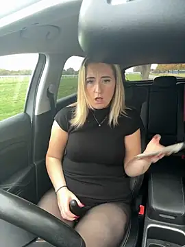 Rebeccaxxx online show from November 5, 2025, 2:17 pm