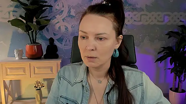 VandaRossi online show from September 22, 2025, 8:16 am