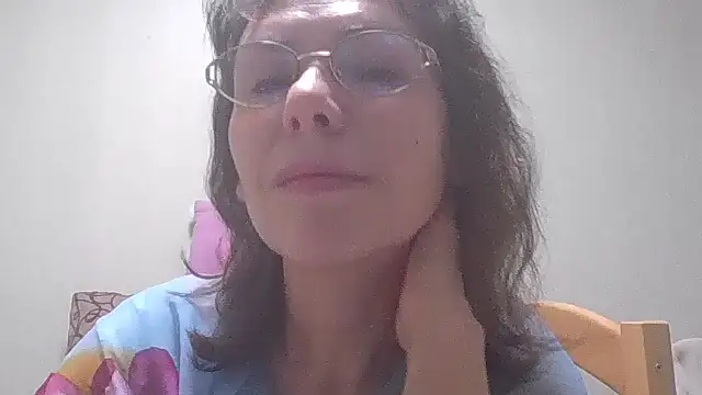 HollyJewel online show from February 12, 2025, 8:29 pm