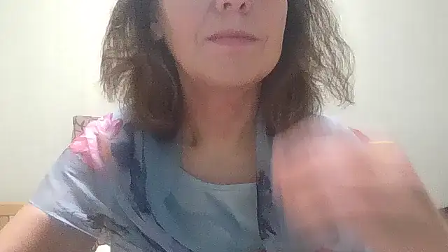 HollyJewel online show from November 11, 2025, 6:52 pm