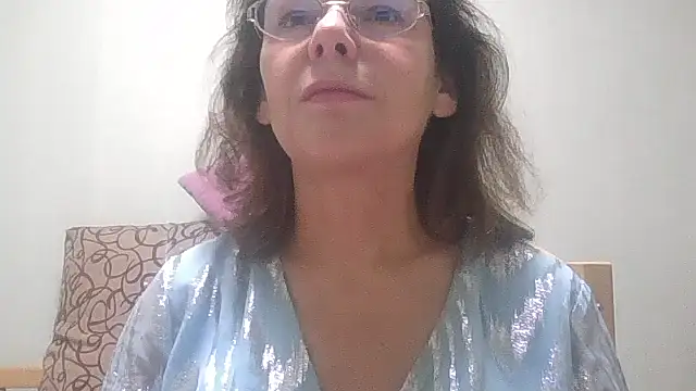 HollyJewel online show from November 16, 2025, 7:08 pm