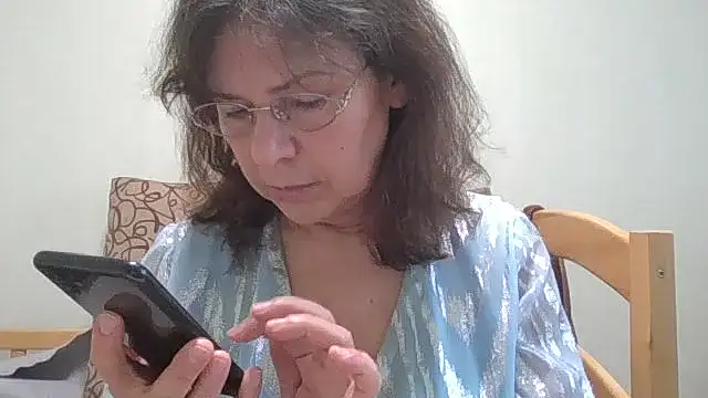 HollyJewel online show from February 27, 2026, 12:49 pm