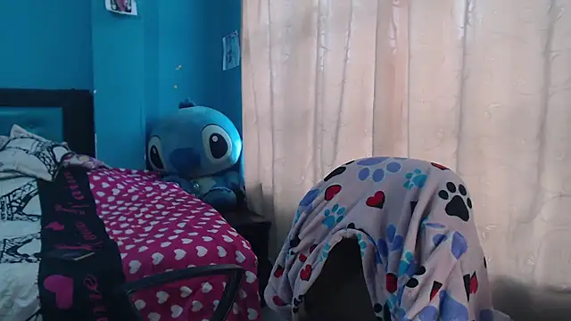 Liaroberts1 online show from February 11, 2025, 12:05 pm