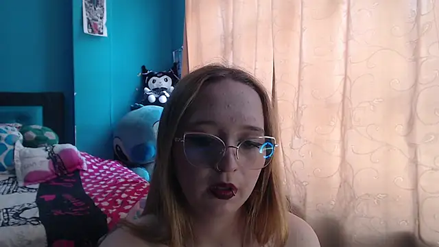 Liaroberts1 online show from March 21, 2025, 3:02 pm