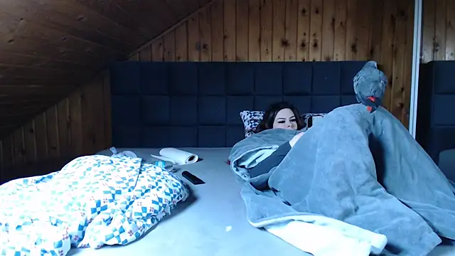 BoeseMoni1998 online show from February 18, 2025, 8:38 am