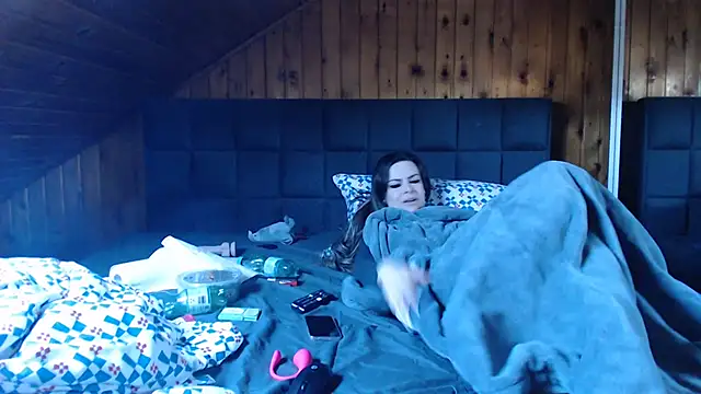 BoeseMoni1998 online show from March 18, 2025, 3:10 pm