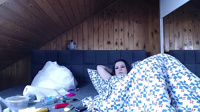 BoeseMoni1998 online show from September 9, 2025, 9:53 am