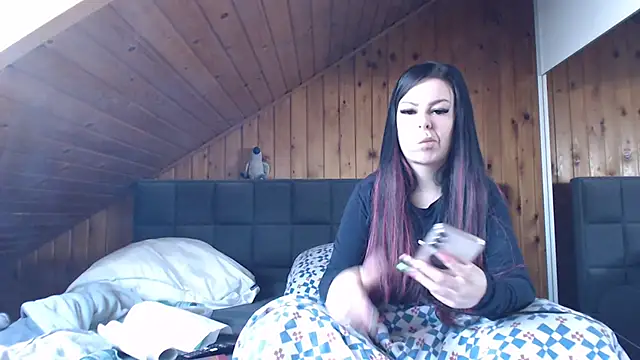 BoeseMoni1998 online show from October 18, 2025, 10:16 am