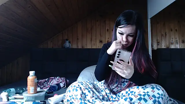 BoeseMoni1998 online show from November 7, 2025, 8:03 am