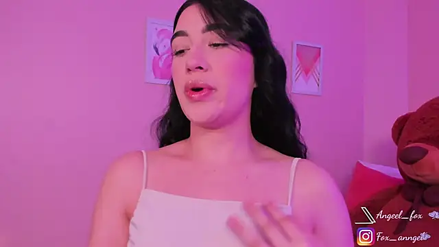 angeel fox online show from September 9, 2025, 3:06 am