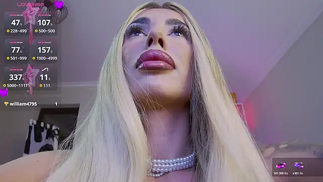 ArianaArianna online show from June 4, 2026, 7:42 pm