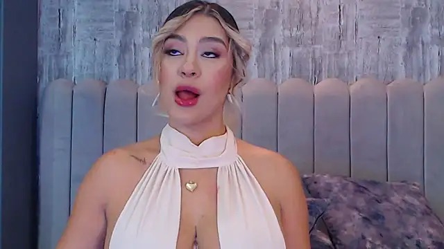 JoannaStanford online show from September 19, 2025, 7:58 pm