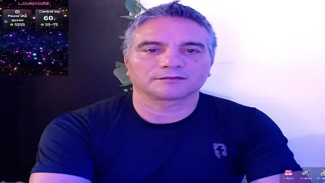 Snapshot of golden_punisher chatting on January 29, 2025, 9:55 am golden punisher online show from January 29, 2025, 9:55 am