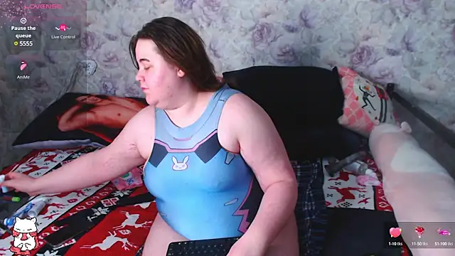 Estelle Hicks online show from February 1, 2025, 6:19 pm