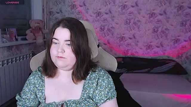 Estelle Hicks online show from March 21, 2026, 6:44 pm