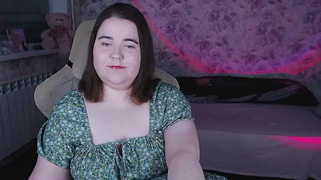 Estelle Hicks online show from March 22, 2026, 6:44 pm