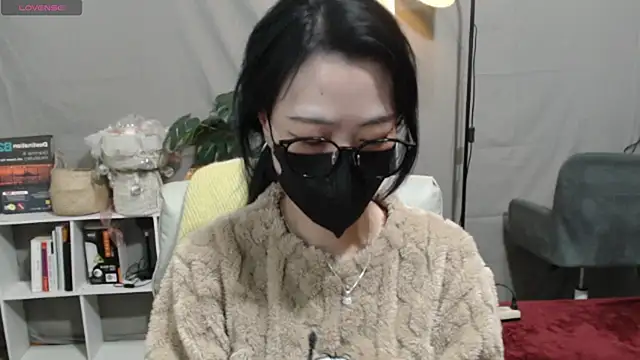  minji bae online show from January 16, 2025, 7:10 pm