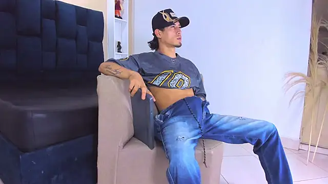 Jhonn Rhyss online show from November 28, 2025, 2:36 am