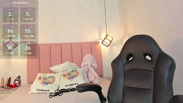 SUNNYCYRUS online show from January 11, 2025, 10:51 pm