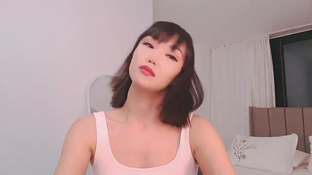 Snapshot of TumiLio chatting on December 17, 2024, 3:49 pm TumiLio online show from December 17, 2024, 3:49 pm