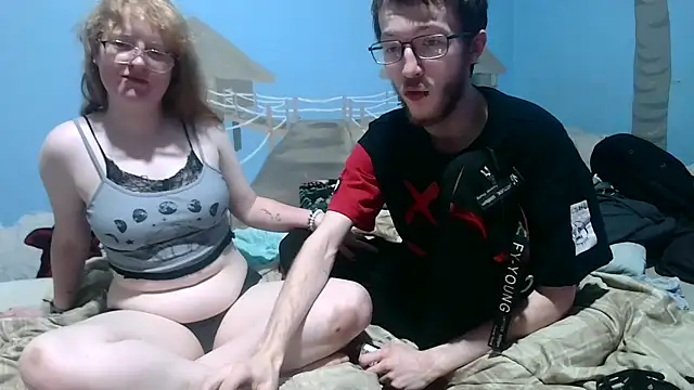 Snapshot of redandwolf chatting on October 4, 2025, 6:44 am redandwolf online show from October 4, 2025, 6:44 am