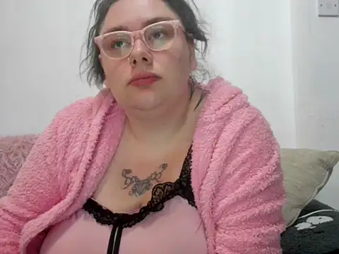 Bustycurves online show from October 9, 2025, 7:23 pm